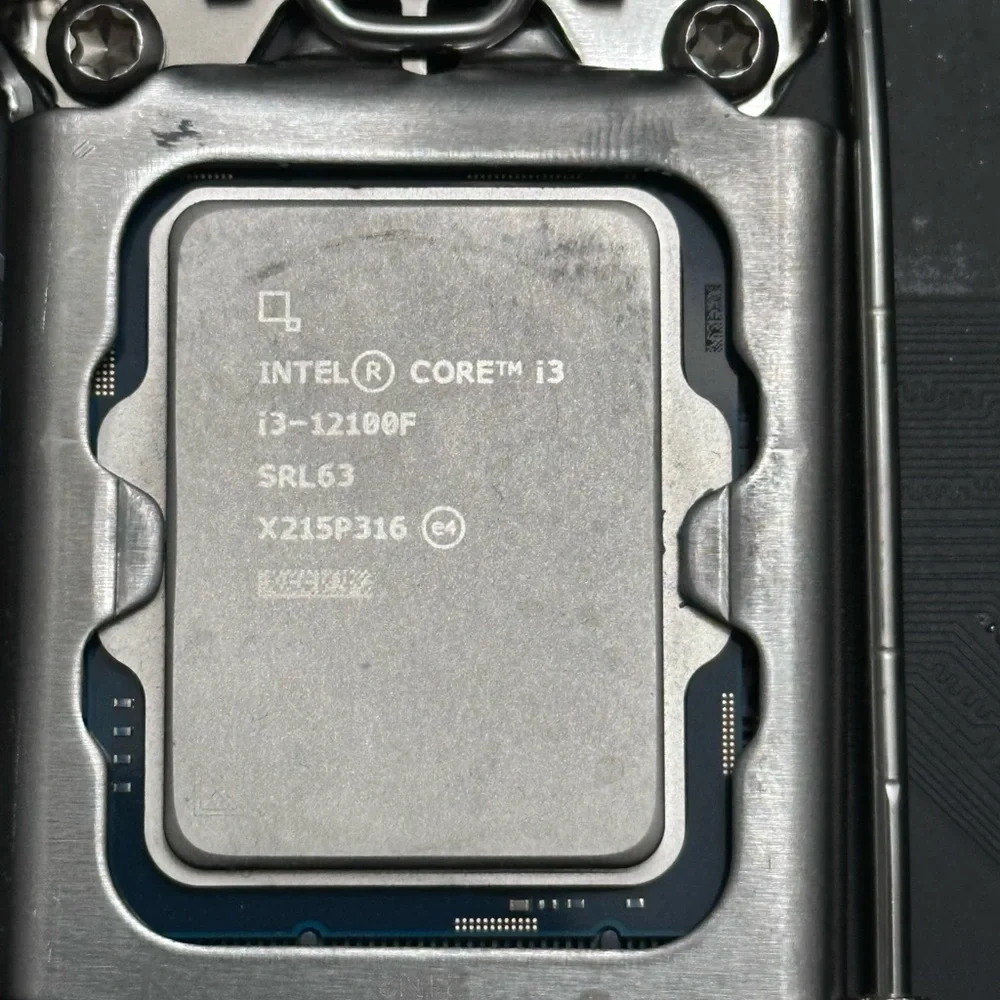 CPU 12100F/RAM 16gb DDR4 3600mhz/GPU rx6650xt/MOBO MSI B660M PRO COMBO